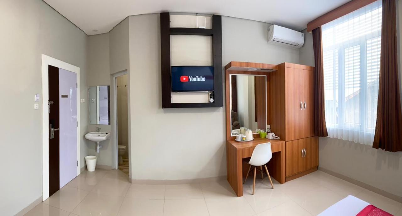 Oyo 2816 Privato Suite Kembaran Екстер'єр фото