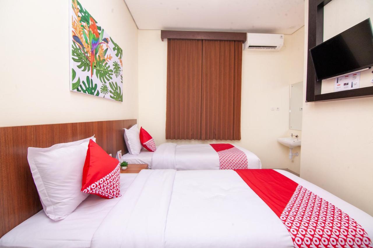 Oyo 2816 Privato Suite Kembaran Екстер'єр фото
