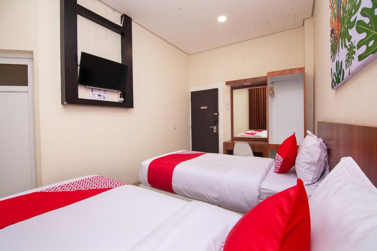Oyo 2816 Privato Suite Kembaran Екстер'єр фото