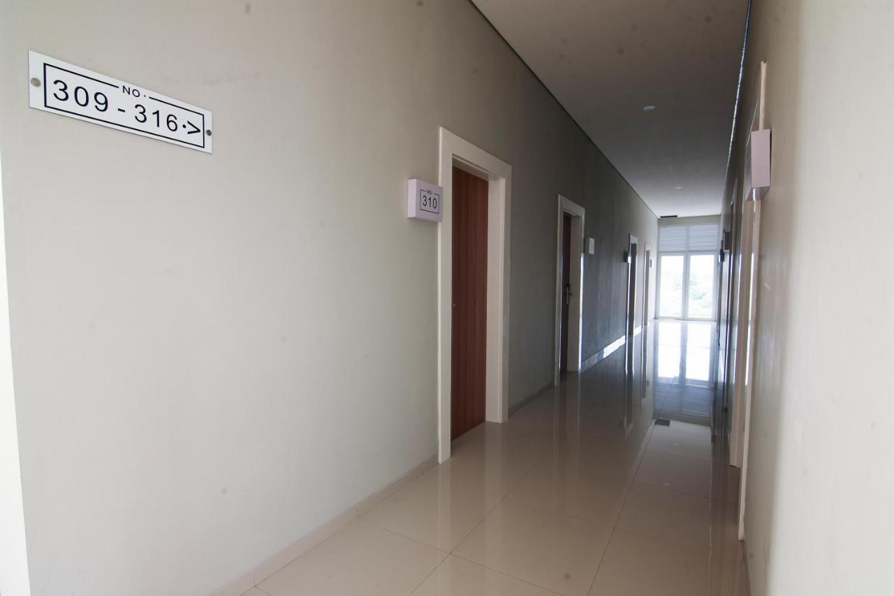Oyo 2816 Privato Suite Kembaran Екстер'єр фото