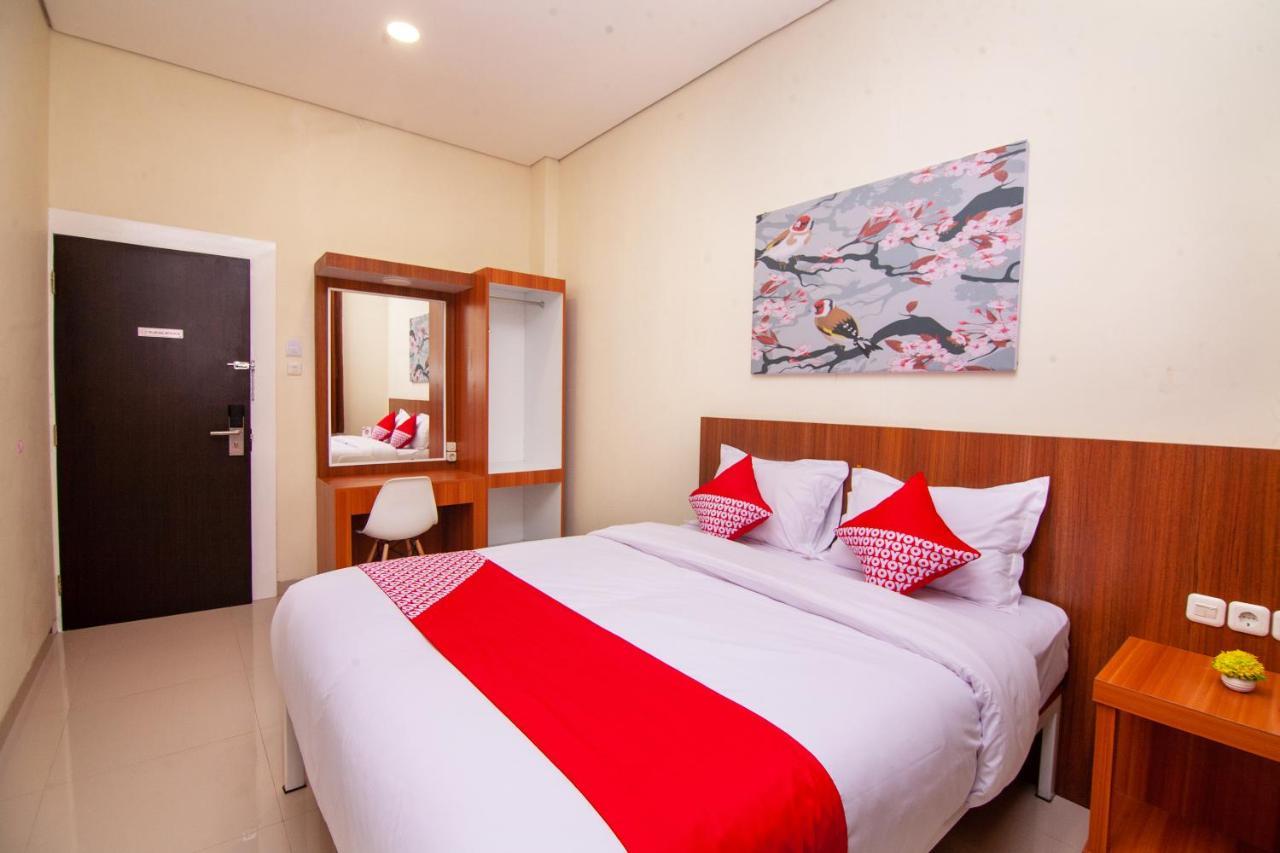 Oyo 2816 Privato Suite Kembaran Екстер'єр фото
