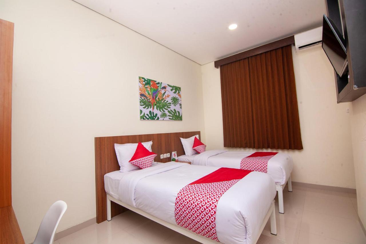 Oyo 2816 Privato Suite Kembaran Екстер'єр фото
